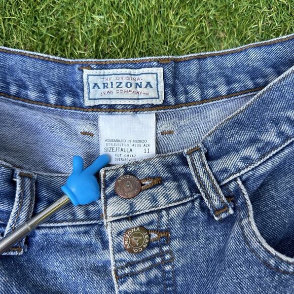 Vintage Y2K Arizona Shorts Size 11 High Rise Button Fly Mom Jean Rolled Hem - Picture 4 of 10